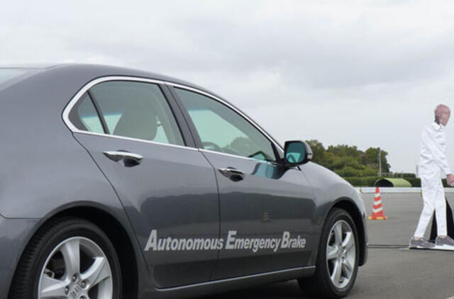 Tikrins automobilių pasiruošimą vengti pėsčiųjų