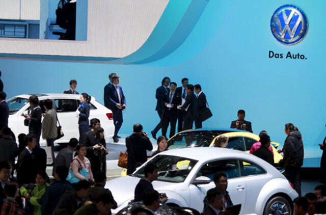 "Volkswagen" nustatė personalui terminą atskleisti informaciją apie emisijų skandalą