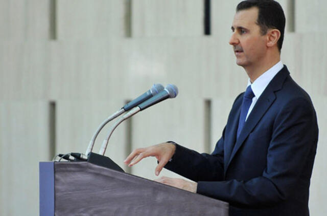 Bašaras al Asadas "nelegaliais" vadina britų oro antskrydžius Sirijoje