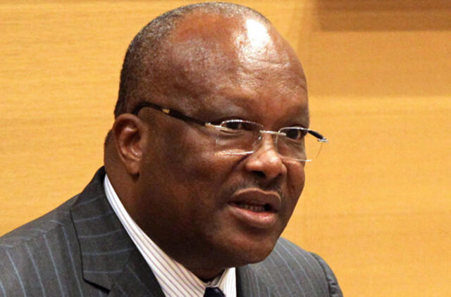 Burkina Faso prezidentu išrinktas buvęs šalies premjeras Rokas Markas Kristianas Kaborė