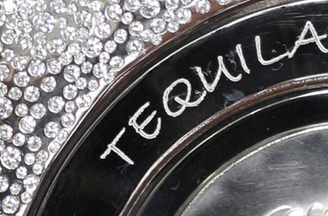 Dėl butelio tekilos sumušė pardavėją