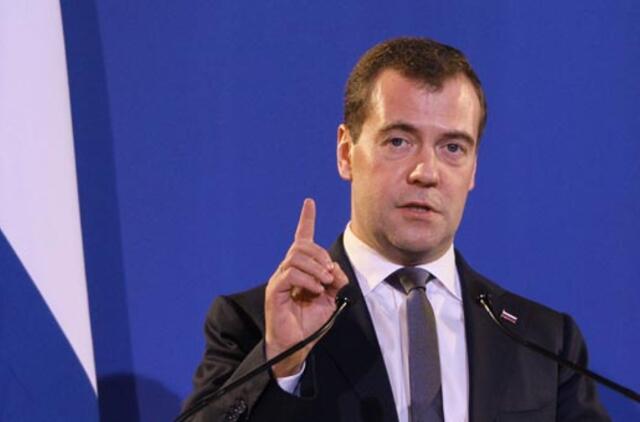 Medvedevas įspėja dėl branduolinės konfrontacijos