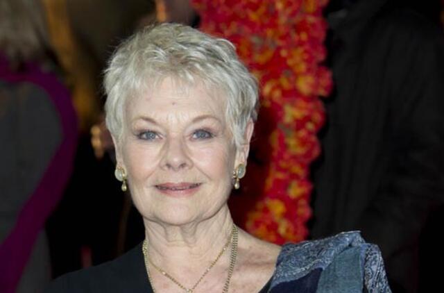 Džudi Denč: "Aš vis dar scenoje"