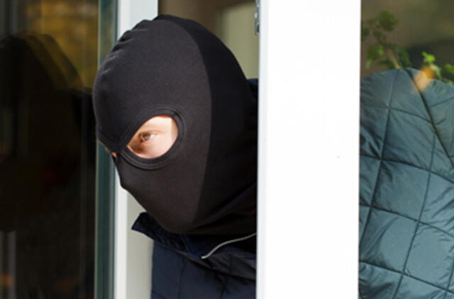 Plėšikai apiplėšė barą Mažojo Kaimelio gatvėje