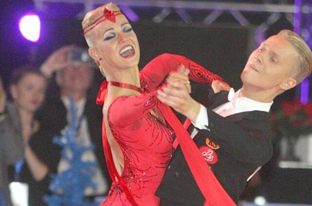 Šokėjai Evaldas Sodeika ir Ieva Žukauskaitė dar kartą tapo pasaulio taurės nugalėtojais