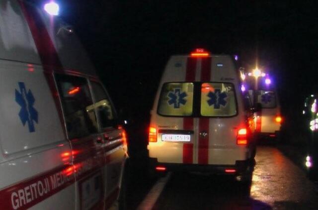Vilniuje įsirėžus į stotelę automobiliui žuvo trys žmonės