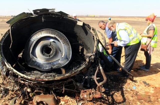 Bombą Rusijos lėktuve A321 padėjo "EgyptAir" mechanikas