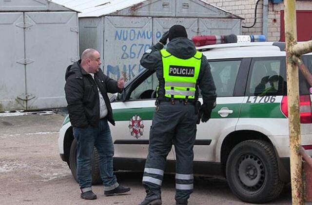 Girtas vairuotojas vežėsi šešiametę dukrelę