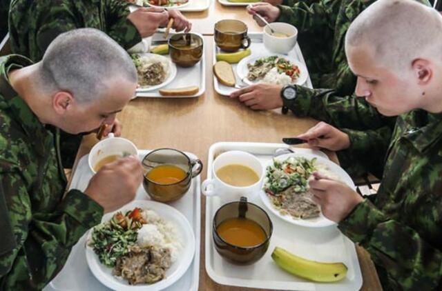 Po krišnaitų skundo kariams ruoš vegetariškus patiekalus