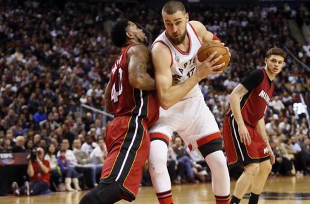 "Raptors" klubas su Jonu Valančiūnu NBA čempionate iškovojo septintąją pergalę iš eilės