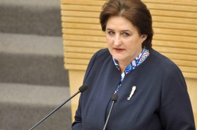 Seimo pirmininkė teigia priekaištų dėl darbo Kęstui Komskiui neturinti