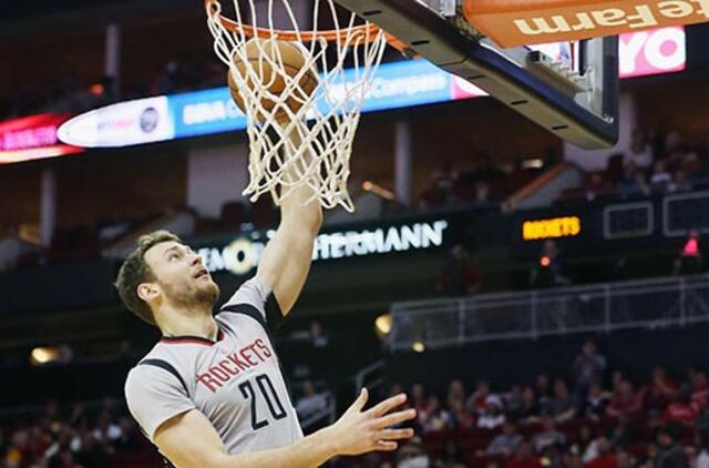 Donatas Motiejūnas sugrįžta į „Rockets“ komandą