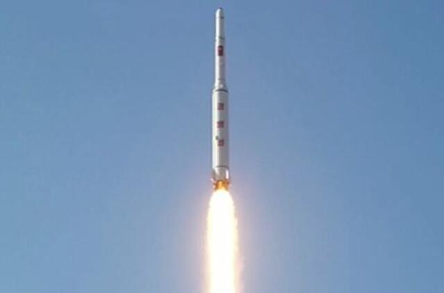 Japonijos parlamentas pasmerkė Šiaurės Korėjos raketos paleidimą