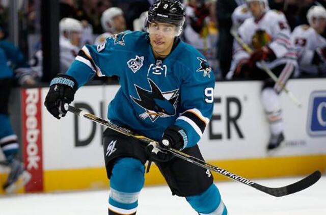 "Sharks" komanda su Dainiumi Zubrumi nugalėjo "Lightning" ledo ritulininkus