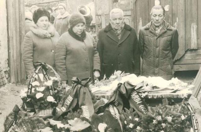 Klaipėdos akvarelės: namai ir žmonės (432)