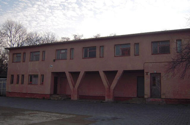 Parduoti nereikalingi pastatai