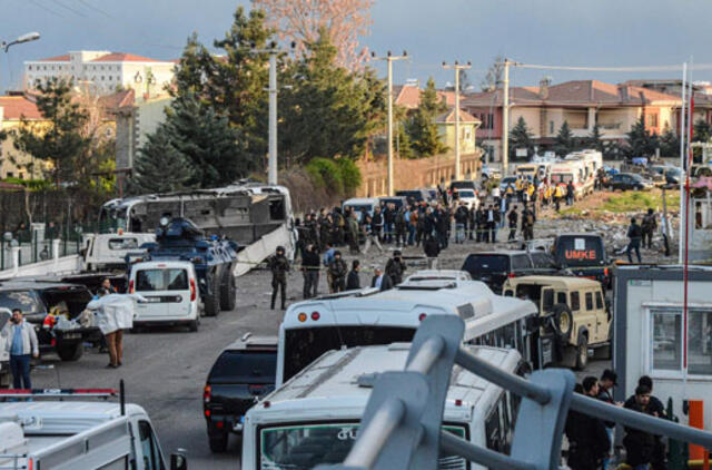 Turkija: per sprogimą žuvo septyni policininkai