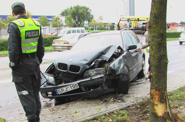 Vyriausybė linkusi nepritarti automobilių galios ribojimui