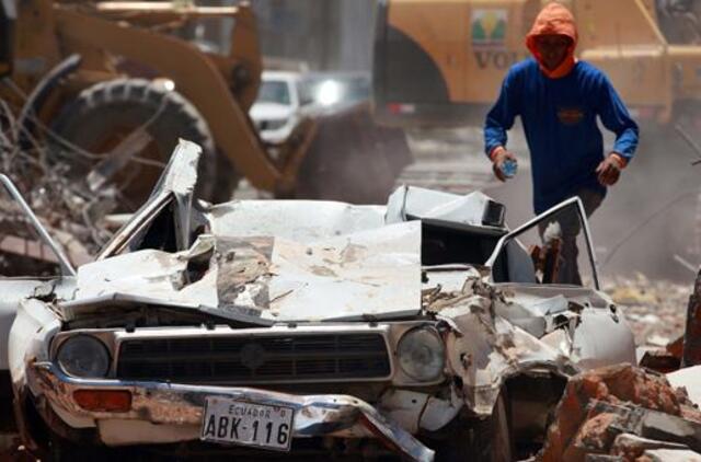 Ekvadoro pareigūnai pranešė apie 525 žemės drebėjimo aukas