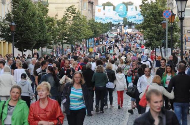 Jūros šventės netapatina tik su alaus gėrimu