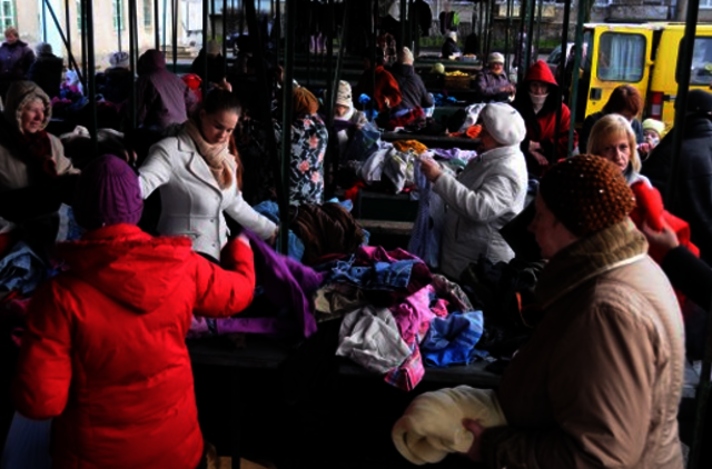 Kviečia į rūbų dalinimo akciją