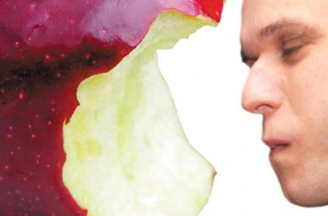 Miegantis gražuolis anūkas laukia kauniečių bučinio