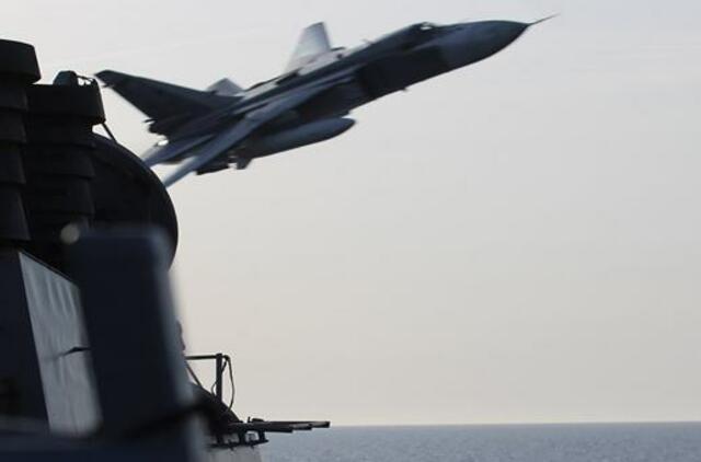 Rusija: prie JAV laivo Baltijos jūroje priartėję šalies lėktuvai laikėsi visų saugumo reikalavimų