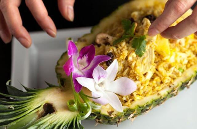 Šventinis stalas mamai: daugiau spalvų ir šypsenų!