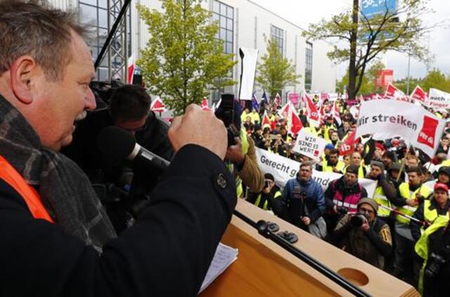 Vokietijos oro uostuose prasidėjo įspėjamasis streikas