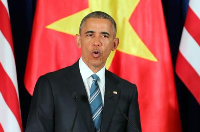 Barakas Obama atšaukė ginklų embargą Vietnamui