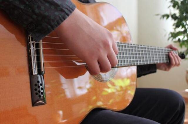 Gitaristai varžėsi konkurse "Cantabile"