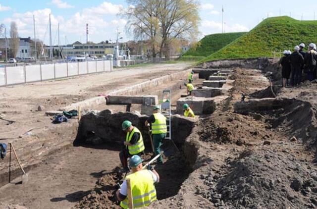 Ką slepia piliavietės tvoros?