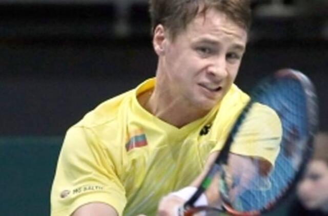 Kaimynai lenkia pinigais