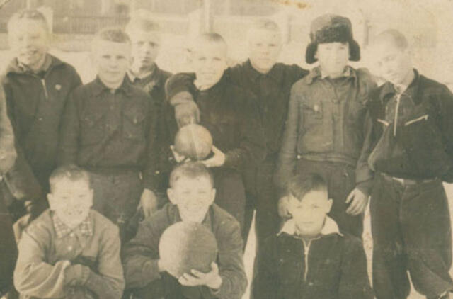 Klaipėdos akvarelės: namai ir žmonės (439)