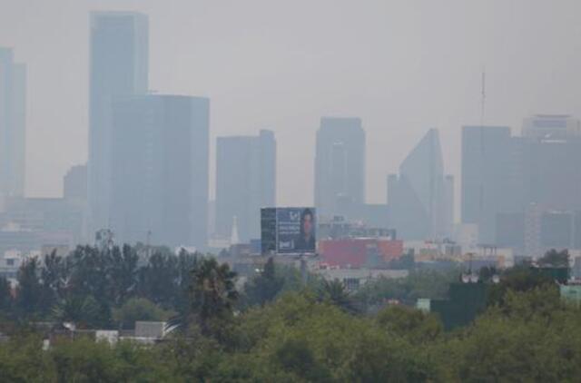 Meksike dėl oro taršos 40 proc. automobilių neišriedės į gatves