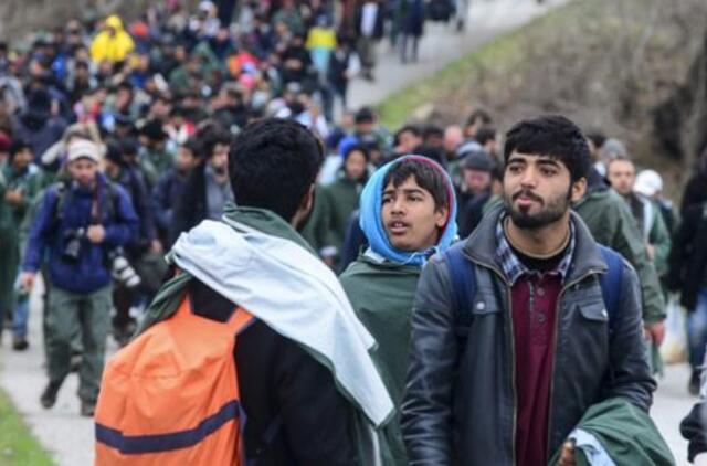 Pabėgėlių neimančios valstybės mokės milijardines baudas