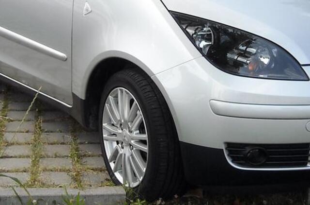 Pavogę raktelius vagys nuvarė automobilį