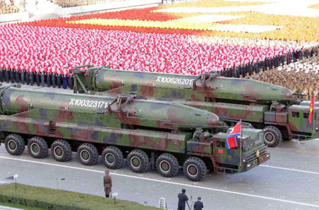 Šiaurės Korėja mėgino paleisti raketą