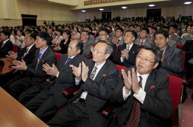 Šiaurės Korėjoje uždraustos vestuvės ir laidotuvės - artėja partijos suvažiavimas