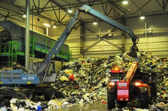 Šiukšlių fabrikas toliau nemoka algų