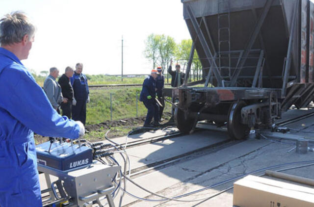 Uostininkai supažindinti su naujausia gelbėjimo technika