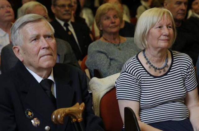 "Ilgesio tiltai" - jūreiviško gyvenimo lyrika