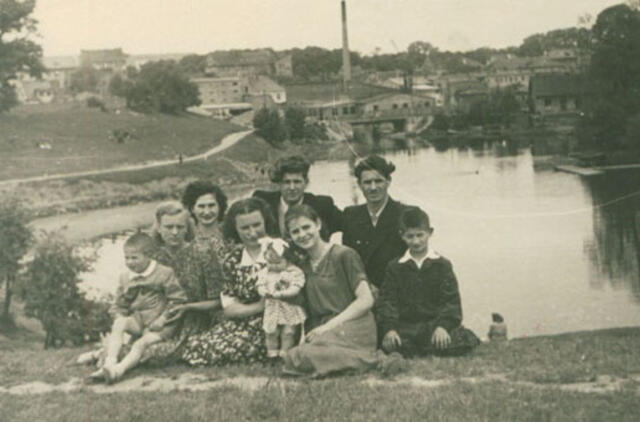 Klaipėdos akvarelės: namai ir žmonės (443)