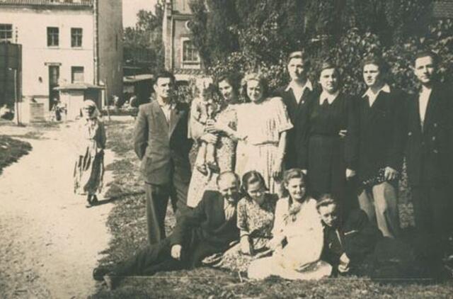 Klaipėdos akvarelės: namai ir žmonės (444)