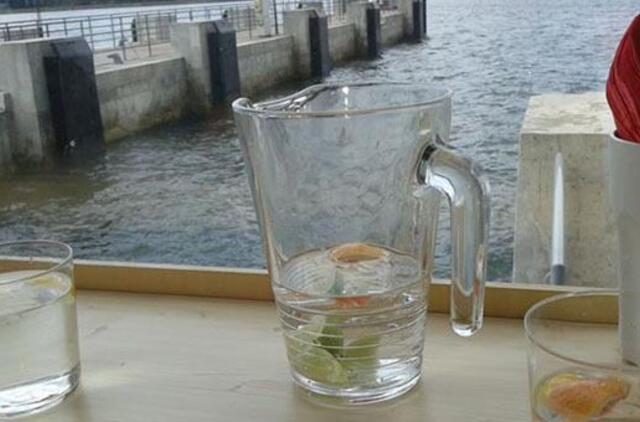 Neduodamos nemokamai atsigerti vandens, kavinės rizikuoja prarasti klientus