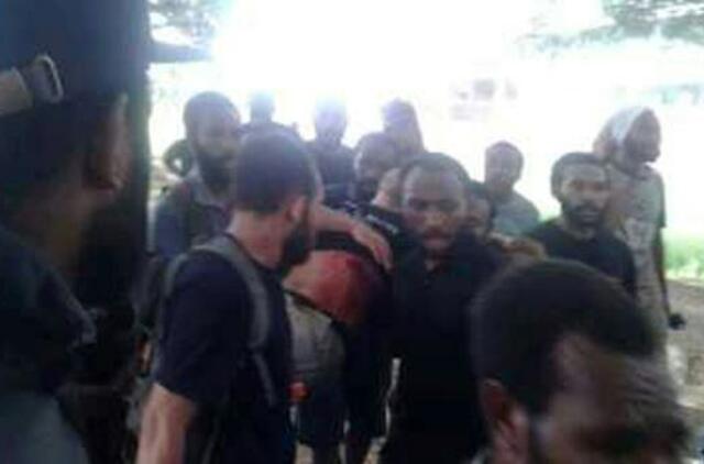 Papua Naujosios Gvinėjos policija šaudė į protestuojančius studentus