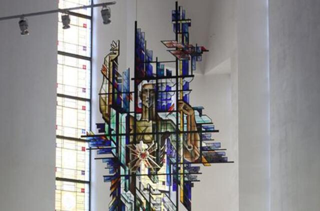 Unikalus vitražas laukia pašventinimo