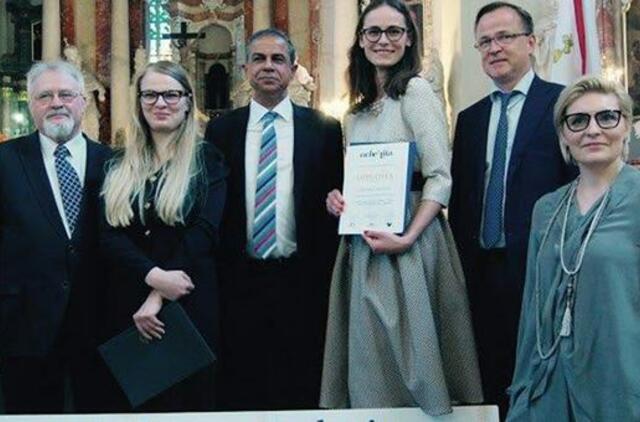 Apdovanoti geriausi studentai, apsigynę baigiamuosius darbus apie žydų paveldą