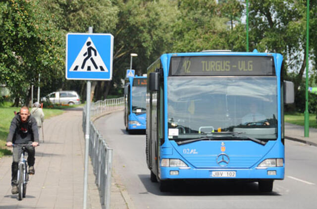 Autobusai Debreceno gatvėje: nepatenkintuosius nuginkluoja skaičiai