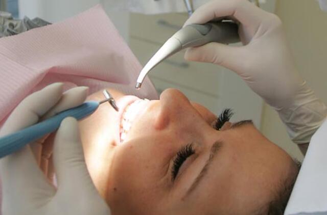 Dantis gydė ir protezavo apsimetėlis